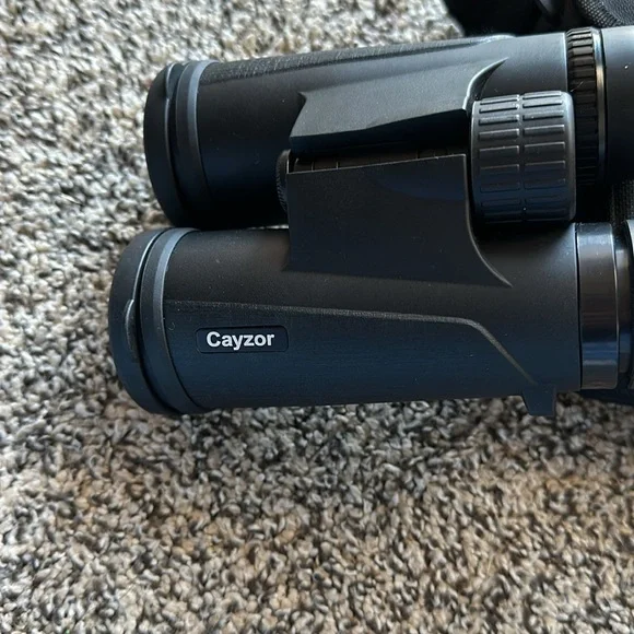 Cayzor Binoculars- 12X42 - 114M @ 1000M - Picture 2 of 3